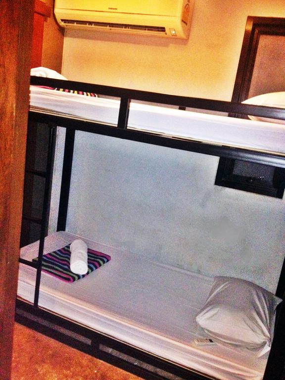 Bed Bangkok Hostel Rum bild