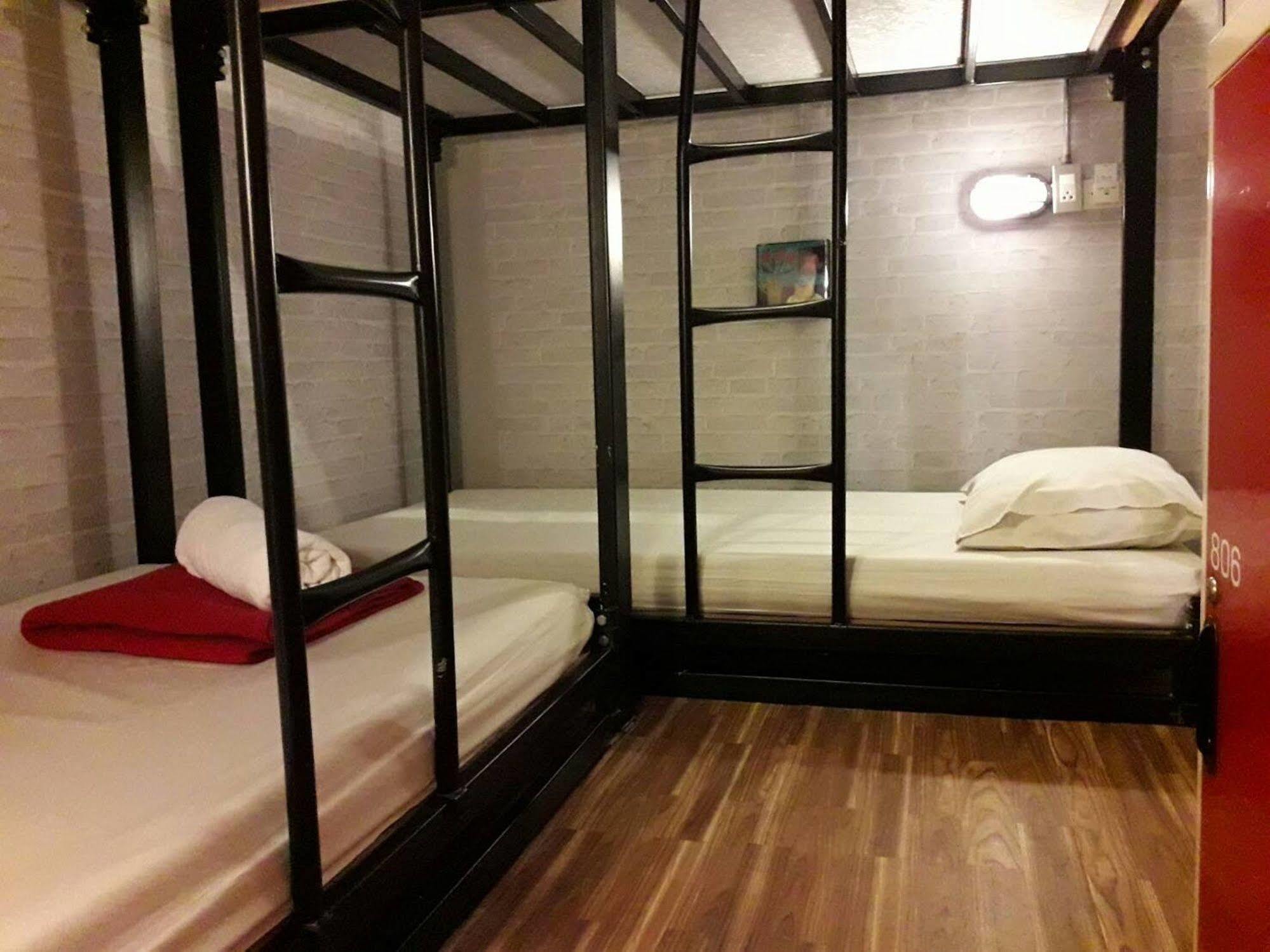 Bed Bangkok Hostel Exteriör bild